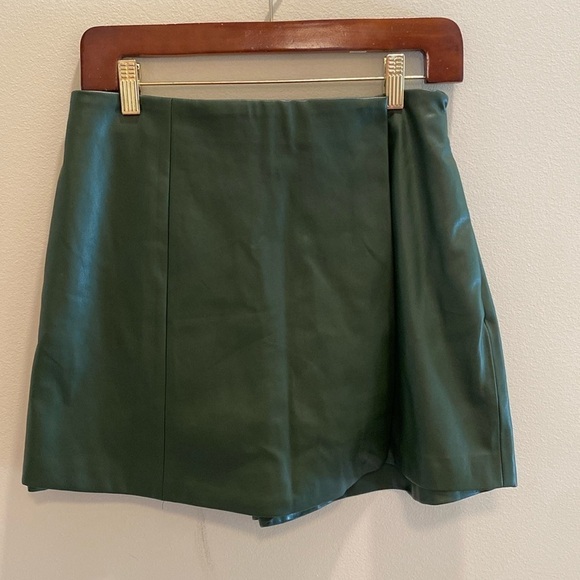 Jason Wu Vegan Leather Pleather Skort Shorts Skirt Evergreen Forest Green SMALL - Picture 1 of 11